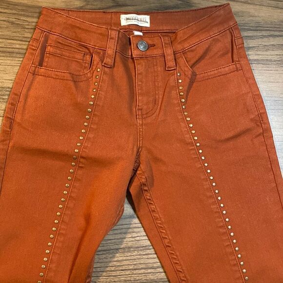 Shyanne Women’s Mid Rise Boot Cut Jeans - Picture 2 of 8